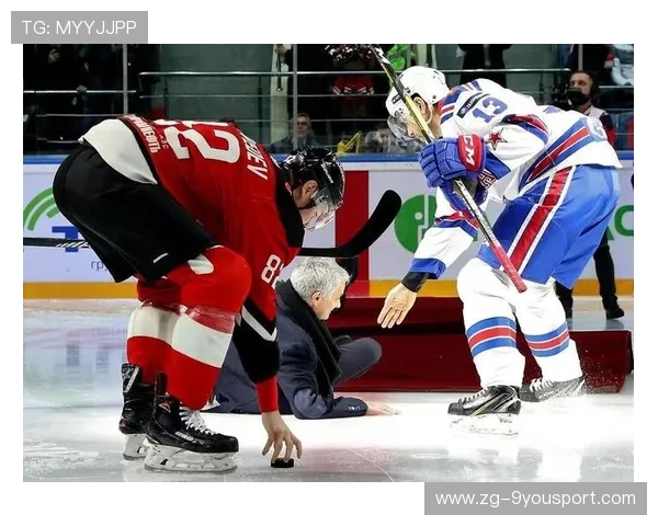 冰球比赛一队全体摔倒成搞笑集锦